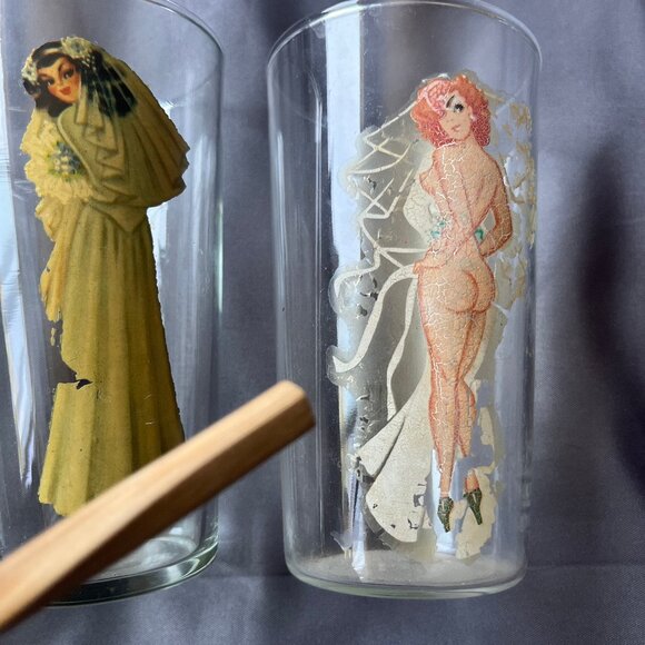 Vtg Pin Up Girl Peek A Boo Drinking Glasses Set of 4 Risque Novelty Collectible - Picture 4 of 11